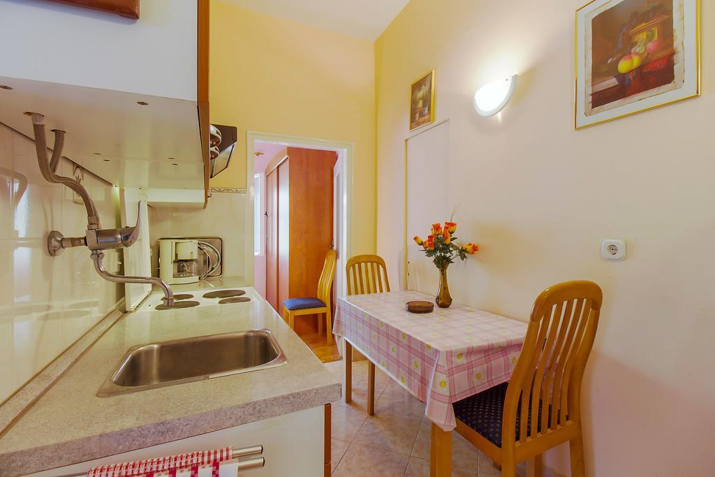 Apartment Oleander Mali Lošinj Buitenkant foto